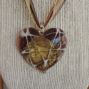 Glass heart pendant necklace